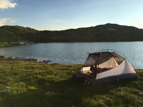 coucher de soleil sur la tente Lightwedge 2 DP